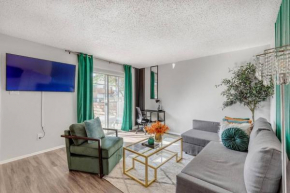 5 min to Downtown 2bed 2Bath 5 star Location